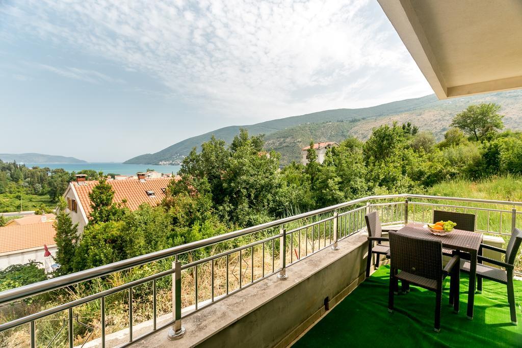 Apartments Lille Herceg Novi Exterior foto